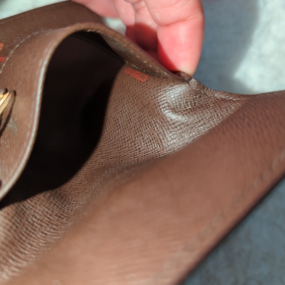 Louis Vuitton Brown Damier Authentic Textured Key Wallet EUC With Bonus Charms - Picture 3 of 7